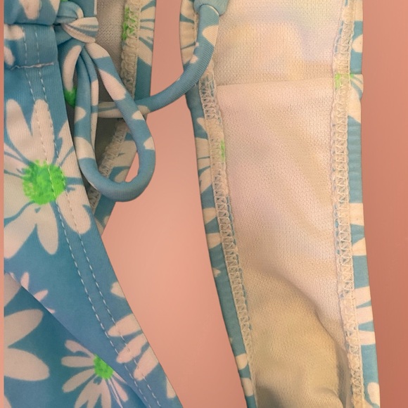NWT Daisy Print One Piece Swimsuit - Picture 5 of 5